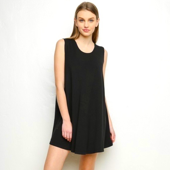 Brandy Melville Dresses & Skirts - Brandy Melville Black Shift Dress